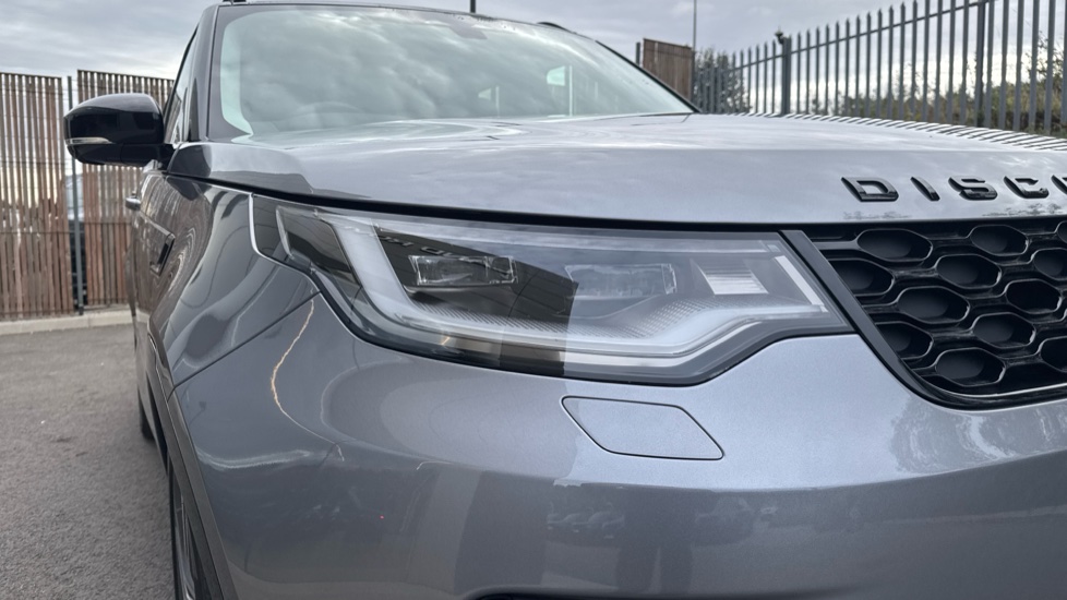 Land Rover Discovery 3.0 D350 Dynamic HSE 5dr Auto Diesel Station Wagon - Image 17