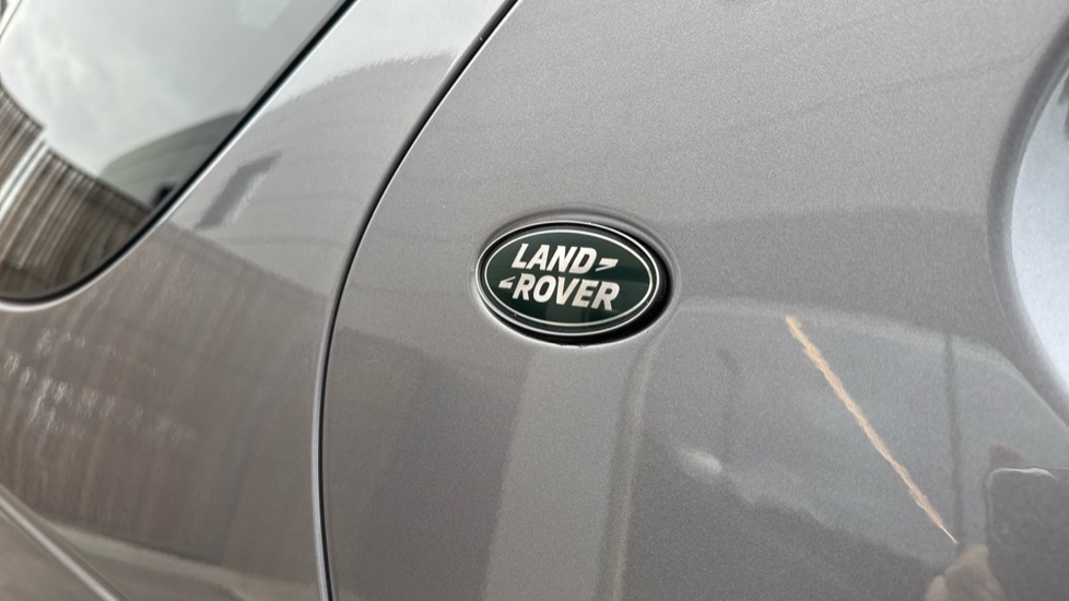 Land Rover Discovery 3.0 D350 Dynamic HSE 5dr Auto Diesel Station Wagon - Image 22