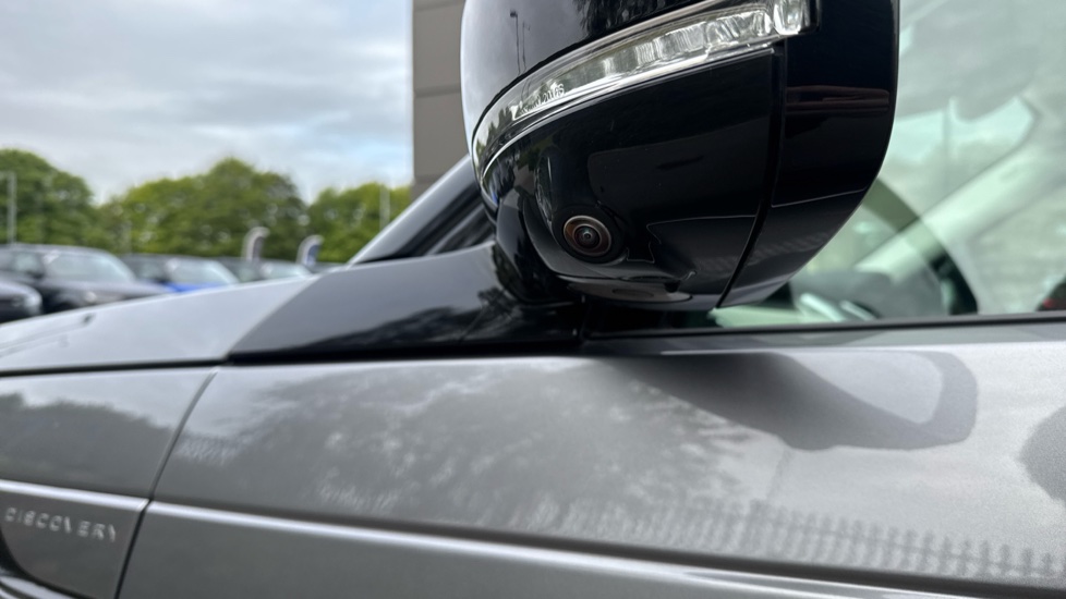 Land Rover Discovery 3.0 D350 Dynamic HSE 5dr Auto Diesel Station Wagon - Image 31
