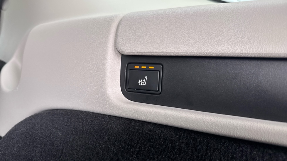 Land Rover Discovery 3.0 D350 Dynamic HSE 5dr Auto Diesel Station Wagon - Image 42