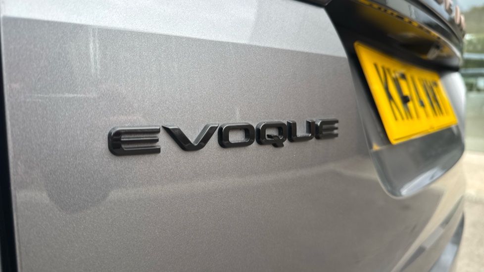 Land Rover Range Rover Evoque 2.0 D200 Autobiography 5dr Auto Diesel Hatchback - Image 24