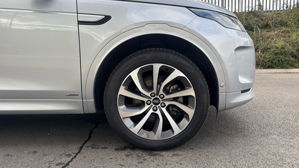 Land Rover Discovery Sport 1.5 P300e R-Dynamic HSE 5dr Auto [5 Seat] Station Wagon - Image 8