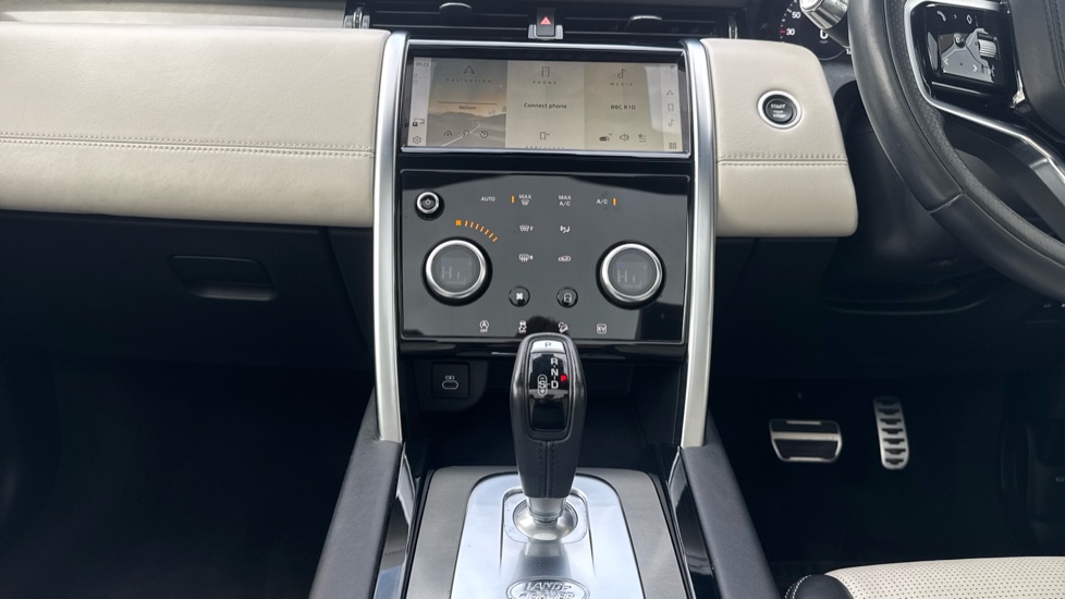 Land Rover Discovery Sport 1.5 P300e R-Dynamic HSE 5dr Auto [5 Seat] Station Wagon - Image 14