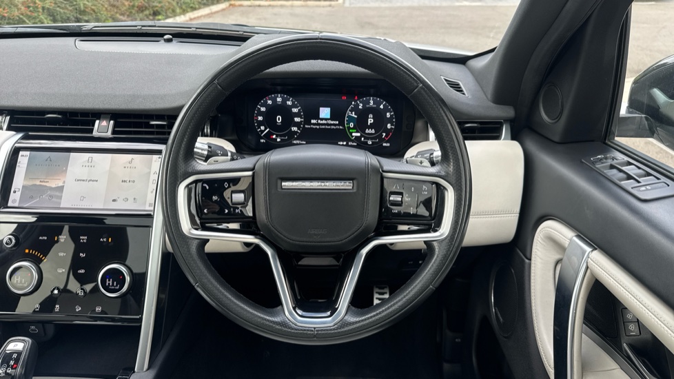 Land Rover Discovery Sport 1.5 P300e R-Dynamic HSE 5dr Auto [5 Seat] Station Wagon - Image 15