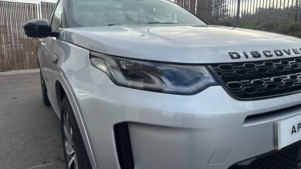 Land Rover Discovery Sport 1.5 P300e R-Dynamic HSE 5dr Auto [5 Seat] Station Wagon - Image 17