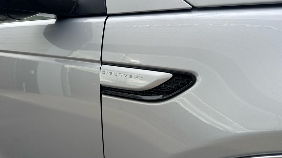 Land Rover Discovery Sport 1.5 P300e R-Dynamic HSE 5dr Auto [5 Seat] Station Wagon - Image 20