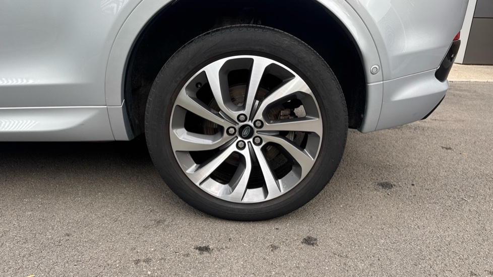 Land Rover Discovery Sport 1.5 P300e R-Dynamic HSE 5dr Auto [5 Seat] Station Wagon - Image 31