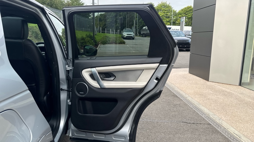 Land Rover Discovery Sport 1.5 P300e R-Dynamic HSE 5dr Auto [5 Seat] Station Wagon - Image 40