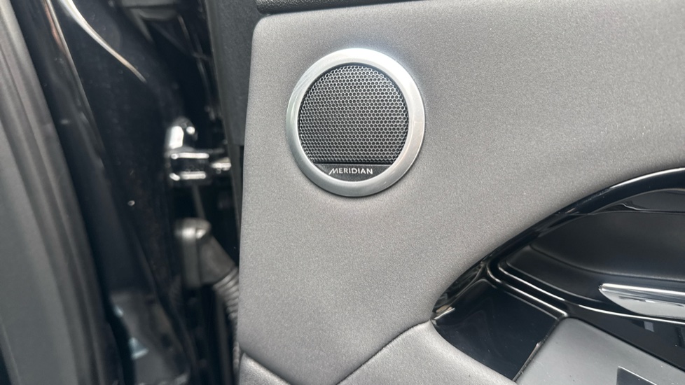 Land Rover Range Rover Evoque 2.0 D200 Edition 5dr Auto Diesel Hatchback - Image 39