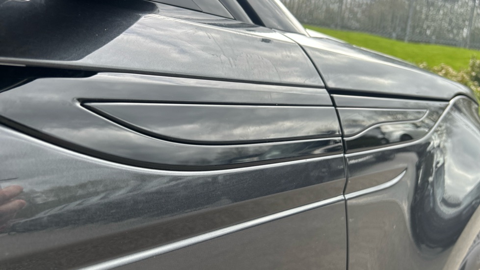 Land Rover Range Rover Evoque 2.0 D200 Dynamic SE 5dr Auto Diesel Hatchback - Image 32