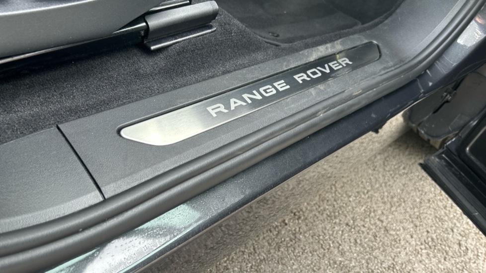Land Rover Range Rover Evoque 2.0 D200 Dynamic SE 5dr Auto Diesel Hatchback - Image 46