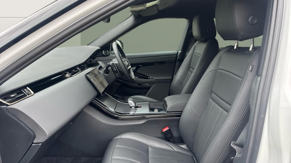 Land Rover Range Rover Evoque 1.5 P270e Dynamic SE 5dr Auto Hatchback - Image 3