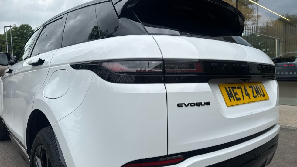 Land Rover Range Rover Evoque 1.5 P270e Dynamic SE 5dr Auto Hatchback - Image 19