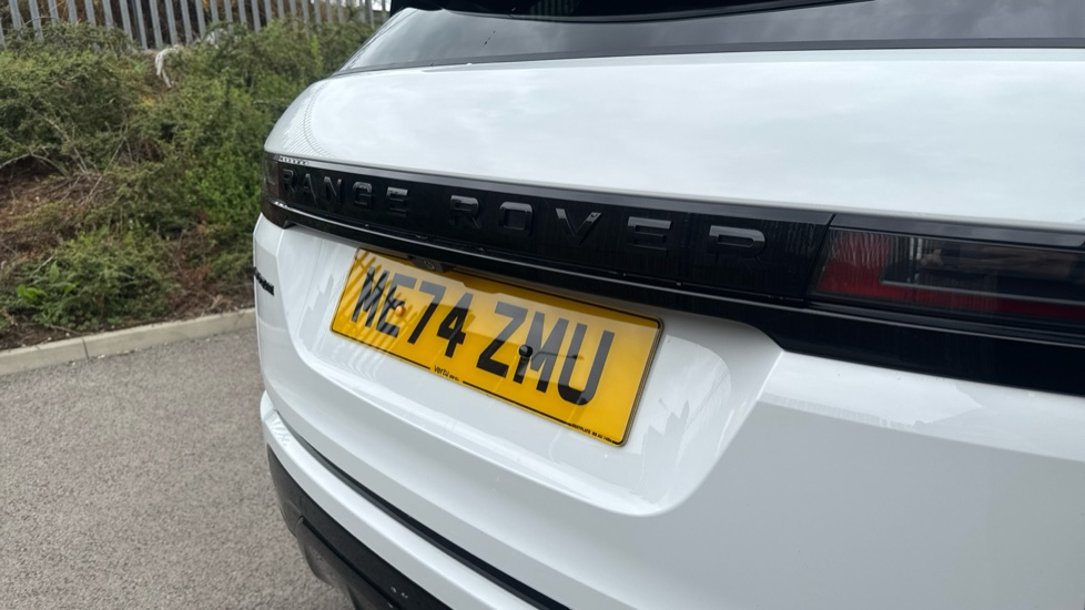 Land Rover Range Rover Evoque 1.5 P270e Dynamic SE 5dr Auto Hatchback - Image 24