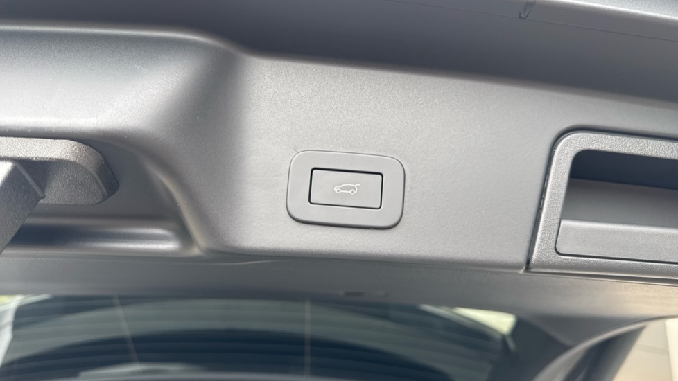 Land Rover Range Rover Evoque 1.5 P270e Dynamic SE 5dr Auto Hatchback - Image 28