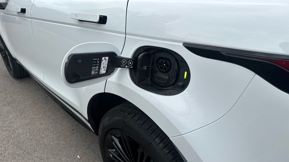 Land Rover Range Rover Evoque 1.5 P270e Dynamic SE 5dr Auto Hatchback - Image 29