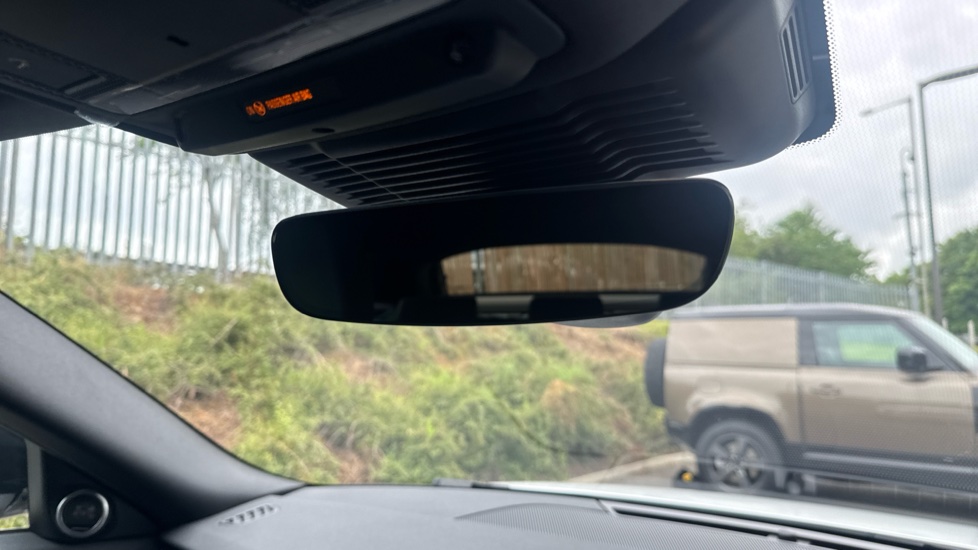 Land Rover Range Rover Evoque 1.5 P270e Dynamic SE 5dr Auto Hatchback - Image 56