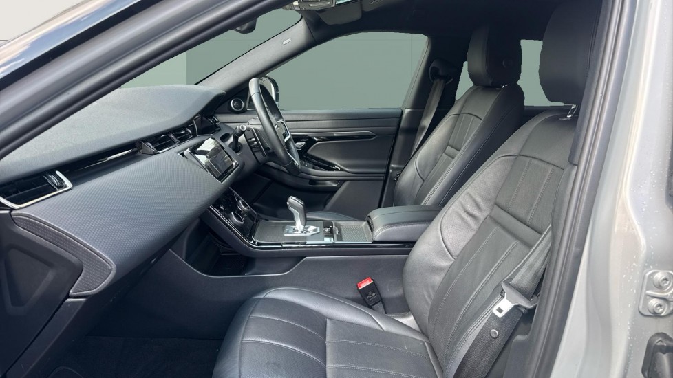 Land Rover Range Rover Evoque 1.5 P300e Evoque Edition 5dr Auto Hatchback - Image 3