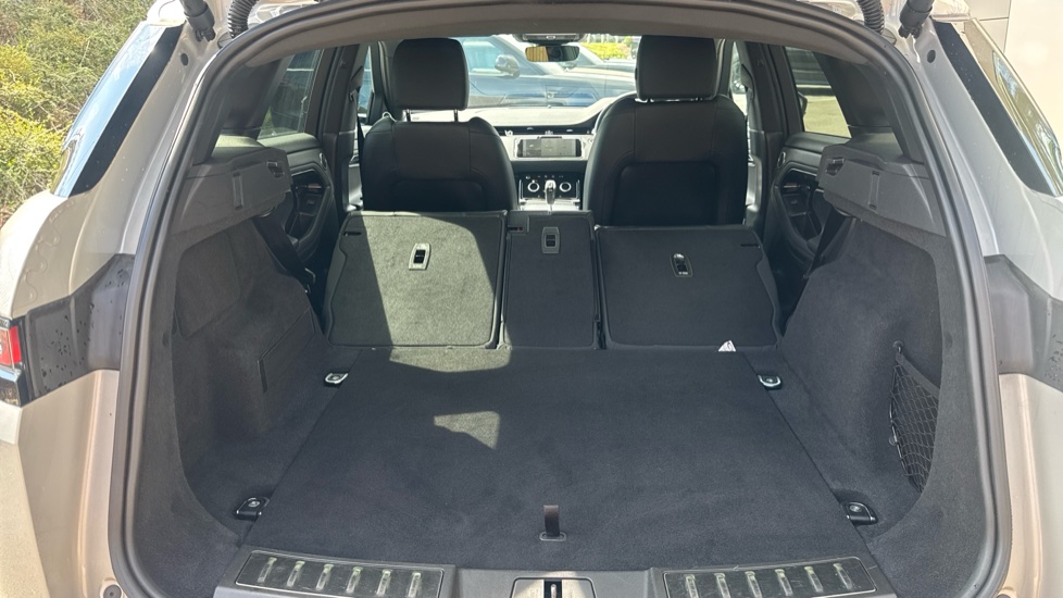 Land Rover Range Rover Evoque 1.5 P300e Evoque Edition 5dr Auto Hatchback - Image 10