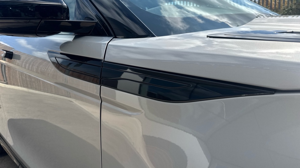 Land Rover Range Rover Evoque 1.5 P300e Evoque Edition 5dr Auto Hatchback - Image 20