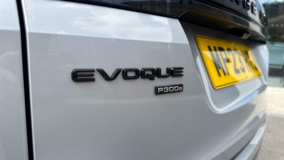 Land Rover Range Rover Evoque 1.5 P300e Evoque Edition 5dr Auto Hatchback - Image 28