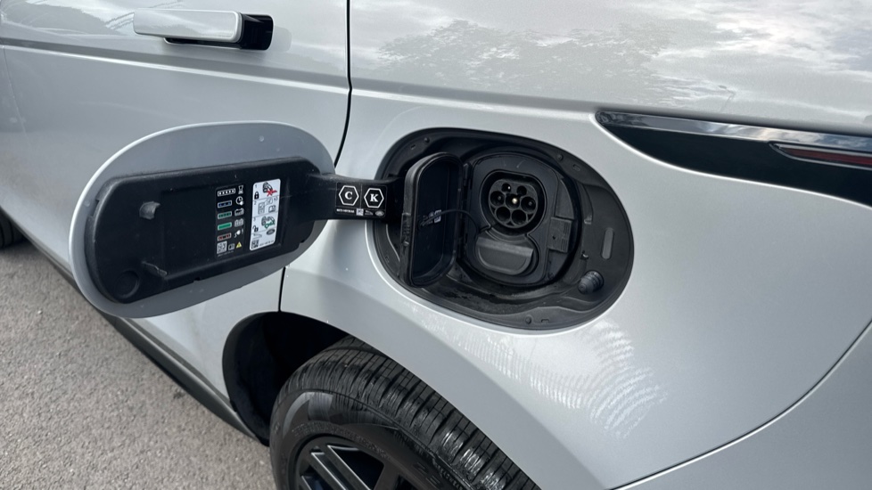 Land Rover Range Rover Evoque 1.5 P300e Evoque Edition 5dr Auto Hatchback - Image 29
