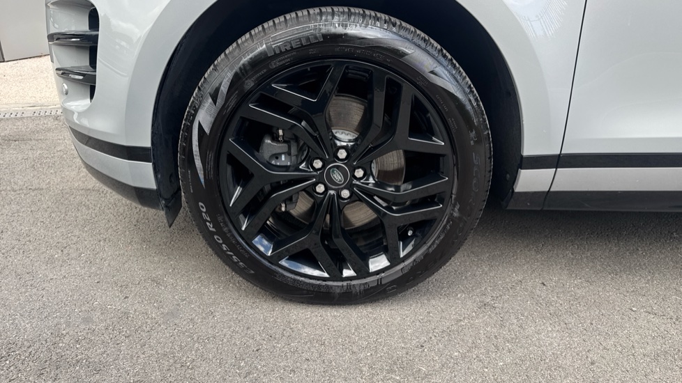 Land Rover Range Rover Evoque 1.5 P300e Evoque Edition 5dr Auto Hatchback - Image 32