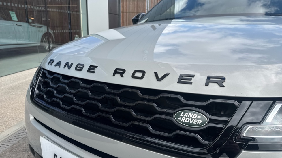 Land Rover Range Rover Evoque 1.5 P300e Evoque Edition 5dr Auto Hatchback - Image 33