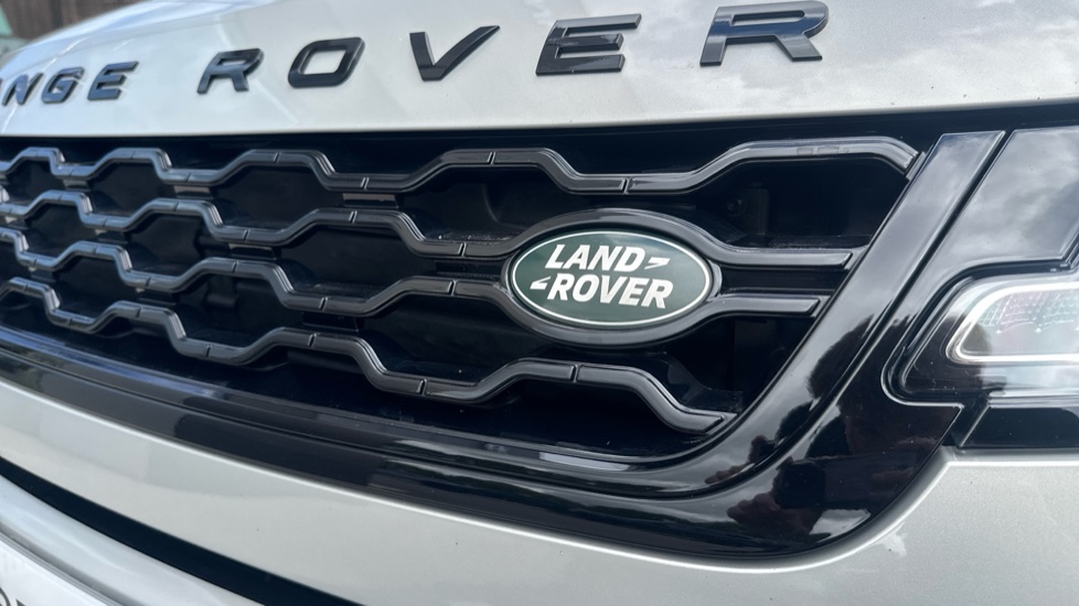 Land Rover Range Rover Evoque 1.5 P300e Evoque Edition 5dr Auto Hatchback - Image 34