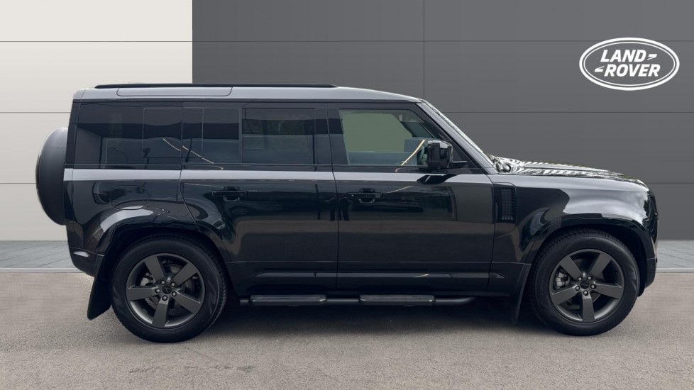 Land Rover Defender 3.0 D250 X-Dynamic HSE 110 5dr Auto Diesel Estate - Image 5