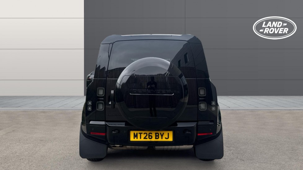 Land Rover Defender 3.0 D250 X-Dynamic HSE 110 5dr Auto Diesel Estate - Image 6