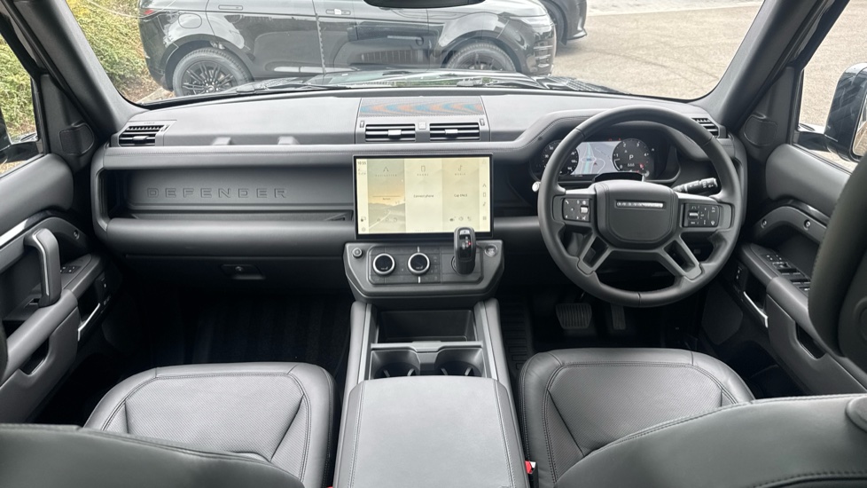 Land Rover Defender 3.0 D250 X-Dynamic HSE 110 5dr Auto Diesel Estate - Image 9
