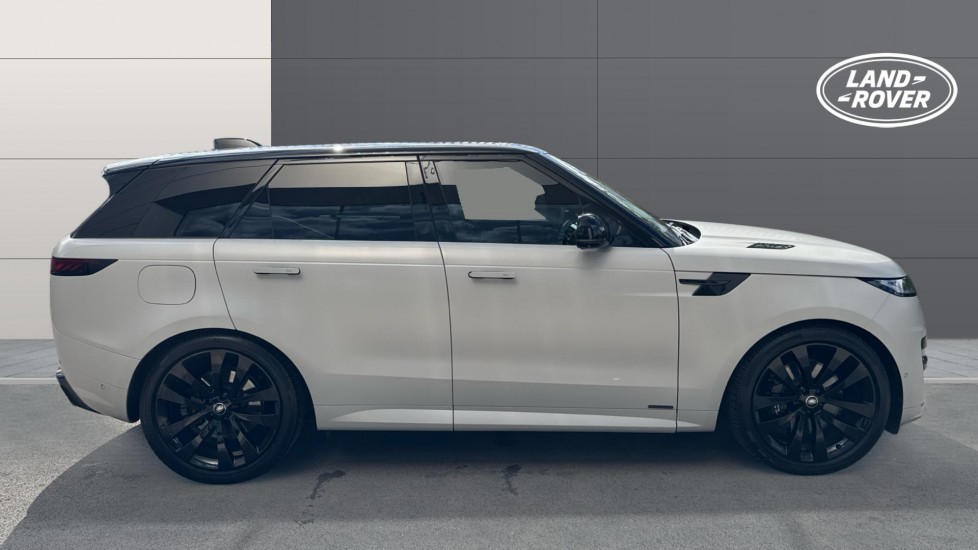 Land Rover Range Rover Sport 4.4 P530 V8 Autobiography 5dr Auto Petrol Estate - Image 5
