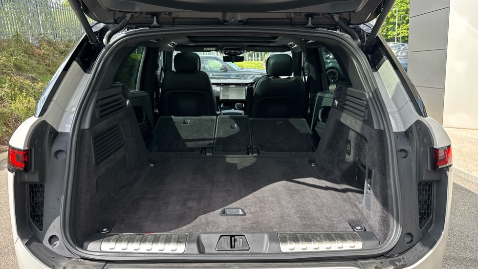 Land Rover Range Rover Sport 4.4 P530 V8 Autobiography 5dr Auto Petrol Estate - Image 10