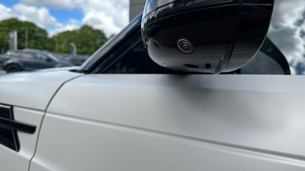 Land Rover Range Rover Sport 4.4 P530 V8 Autobiography 5dr Auto Petrol Estate - Image 33
