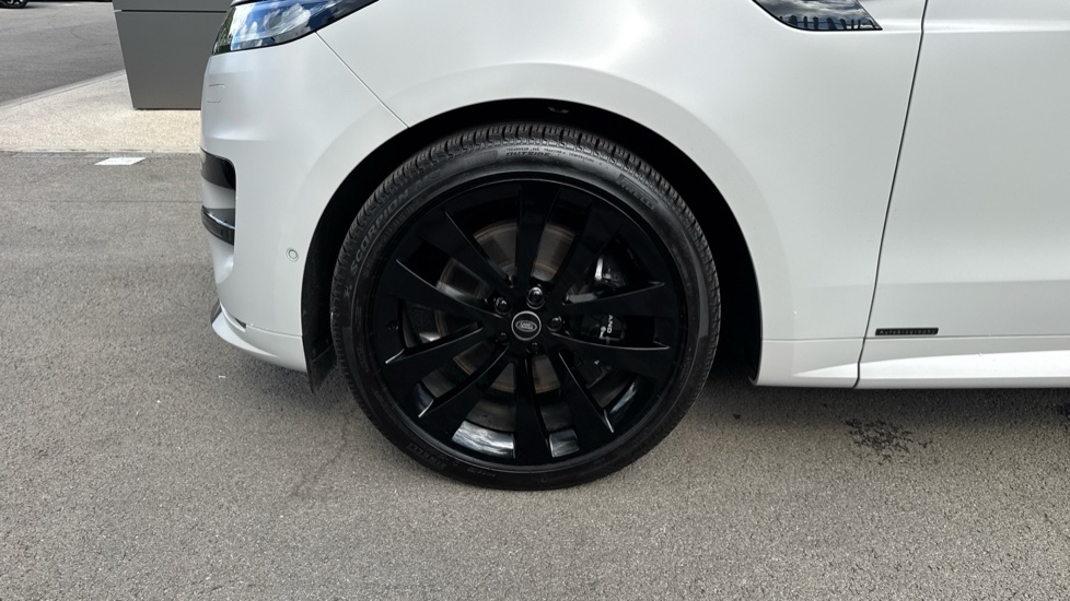 Land Rover Range Rover Sport 4.4 P530 V8 Autobiography 5dr Auto Petrol Estate - Image 35