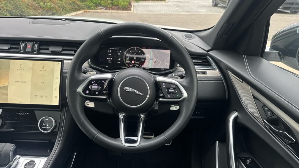 Jaguar F-Pace 2.0 P400e R-Dynamic SE Black 5dr Auto AWD Estate - Image 15