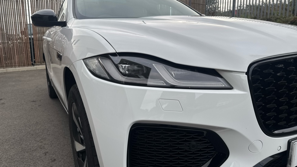 Jaguar F-Pace 2.0 P400e R-Dynamic SE Black 5dr Auto AWD Estate - Image 17