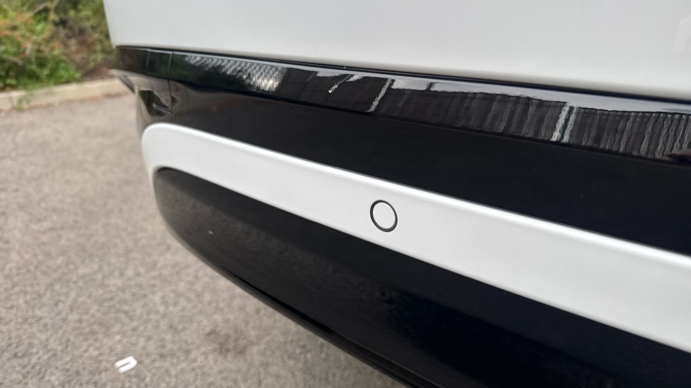 Jaguar F-Pace 2.0 P400e R-Dynamic SE Black 5dr Auto AWD Estate - Image 26