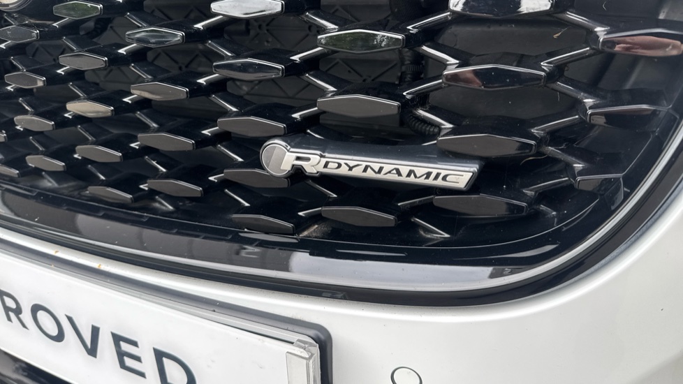 Jaguar F-Pace 2.0 P400e R-Dynamic SE Black 5dr Auto AWD Estate - Image 35