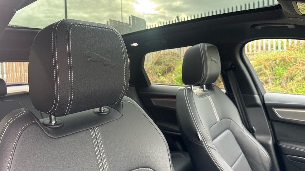 Jaguar F-Pace 2.0 P400e R-Dynamic SE Black 5dr Auto AWD Estate - Image 45