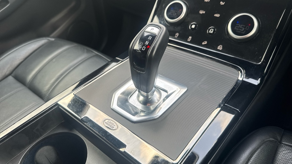 Land Rover Range Rover Evoque 2.0 D200 R-Dynamic S 5dr Auto Diesel Hatchback - Image 13