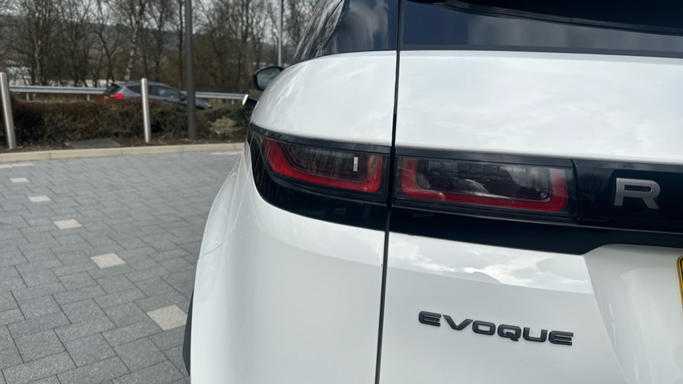 Land Rover Range Rover Evoque 2.0 D200 R-Dynamic S 5dr Auto Diesel Hatchback - Image 19