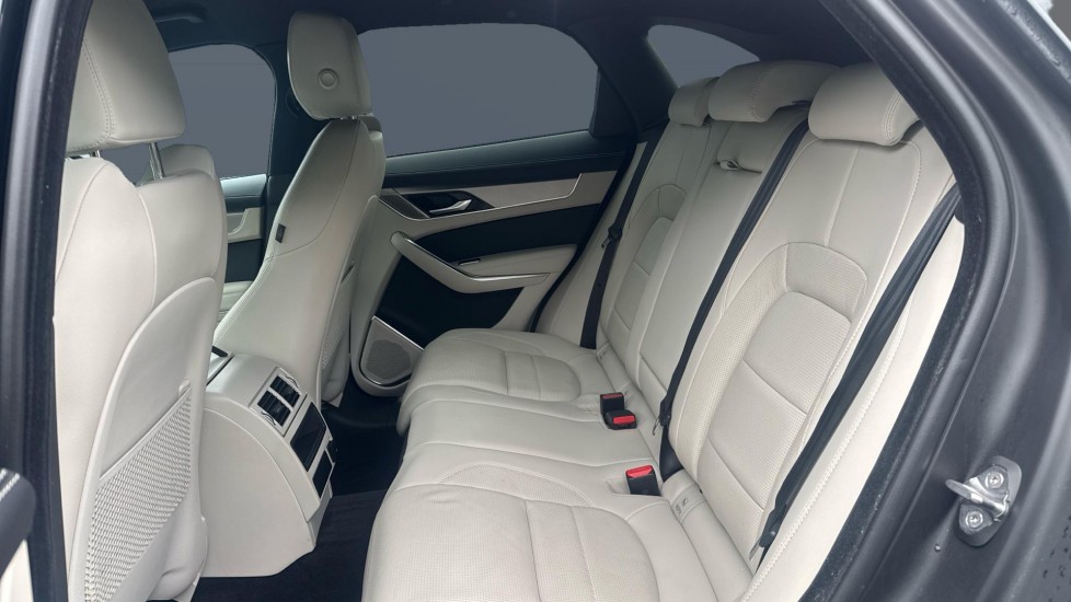 Jaguar F-Pace 2.0 D200 R-Dynamic S 5dr Auto AWD Diesel Estate - Image 4
