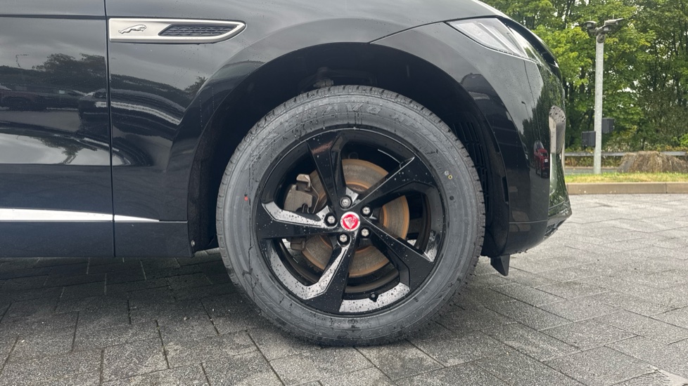Jaguar F-Pace 2.0 D200 R-Dynamic S 5dr Auto AWD Diesel Estate - Image 8