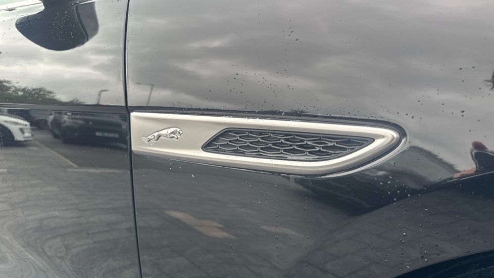Jaguar F-Pace 2.0 D200 R-Dynamic S 5dr Auto AWD Diesel Estate - Image 20