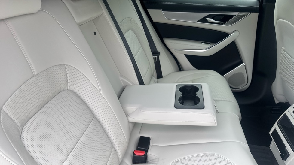 Jaguar F-Pace 2.0 D200 R-Dynamic S 5dr Auto AWD Diesel Estate - Image 37