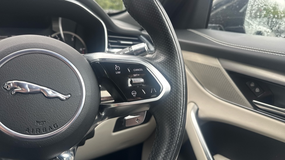 Jaguar F-Pace 2.0 D200 R-Dynamic S 5dr Auto AWD Diesel Estate - Image 41