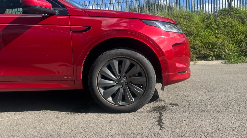 Land Rover Discovery Sport 2.0 D150 R-Dynamic SE 5dr Auto Diesel Station Wagon - Image 8