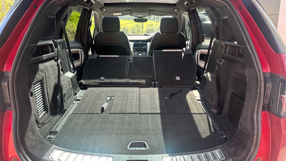 Land Rover Discovery Sport 2.0 D150 R-Dynamic SE 5dr Auto Diesel Station Wagon - Image 10